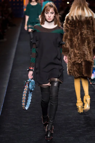 Look 8